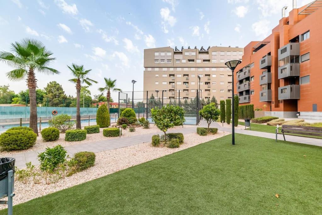 Moderno Apartamento Con Piscina Y Parking กรานาดา ภายนอก รูปภาพ