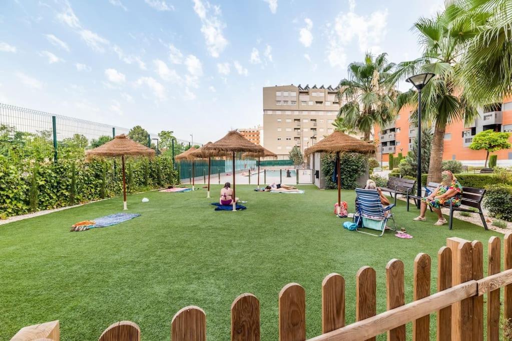 Moderno Apartamento Con Piscina Y Parking กรานาดา ภายนอก รูปภาพ