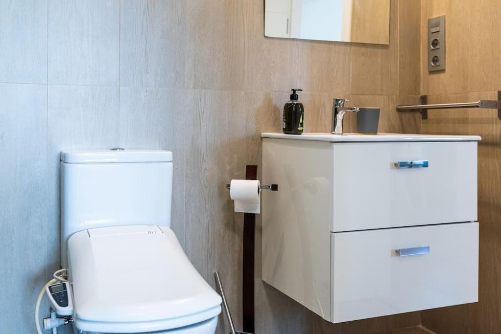 Moderno Apartamento Con Piscina Y Parking กรานาดา ภายนอก รูปภาพ